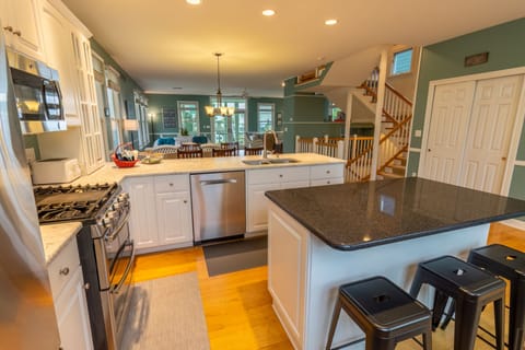 Main Level | Kitchen