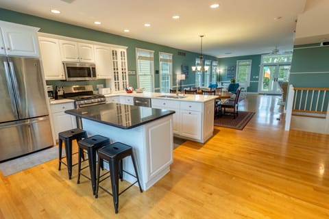 Main Level | Kitchen