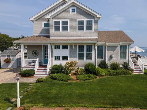 28 Elliot Road, Popponesset