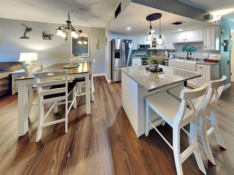 Dining Area - Seating for Six + Breakfast Bar Seating for Two