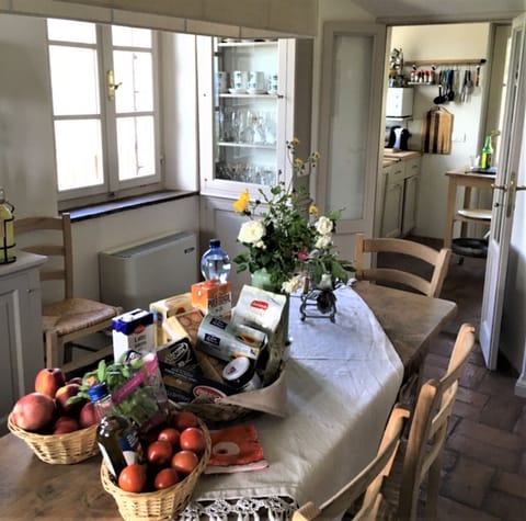 Room, Living Room, Property, Furniture, Interior Design, Home, Table, Building, House, Dining Room