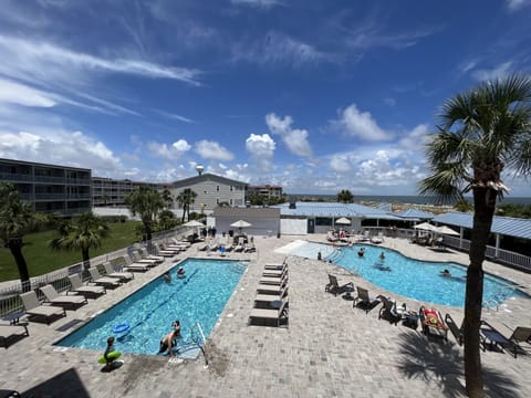 Newly renovated pools in May, 2022!!!
