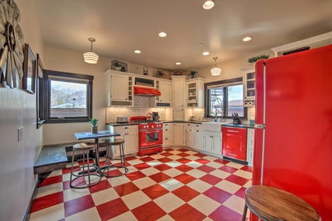 Kitchen | Fully Equipped