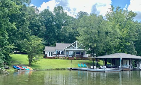 Beautiful, flat lot. Very gentle slope close to the water. Great for yard games!