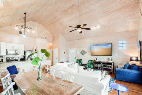 75" smart TV, we have Spectrum Select cable with streaming 
