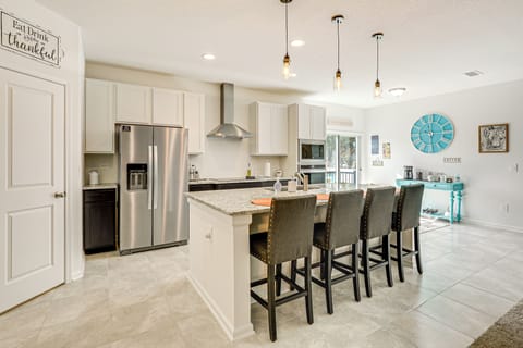 Breakfast Bar | Fully Equipped Kitchen | Coffee Bar