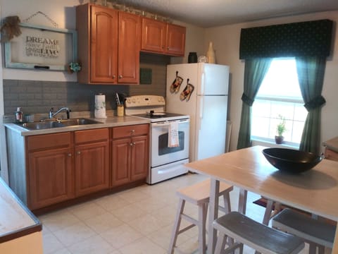 Fully equipped kitchen.