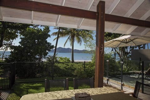 Fish on a Fence - Veranda to Dunk Island