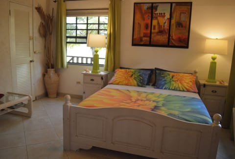 Yellow Bird Apartment - Bedroom