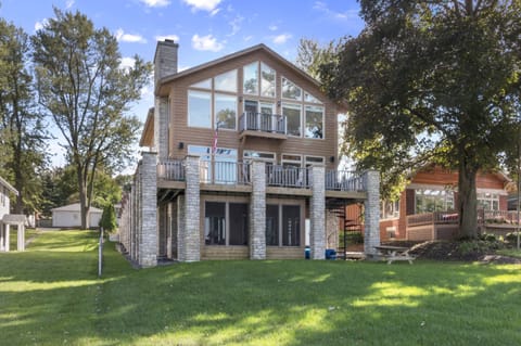 House - Lake facing view