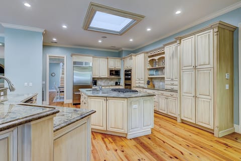 7 Painted Bunting - Kitchen (1st Floor)