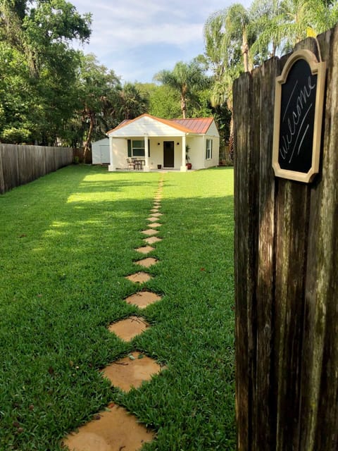 Welcome! Casita Blanca is your home away from home.