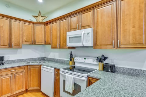 Kitchen | Drip Coffee Maker | Dishwasher | Cooking Basics