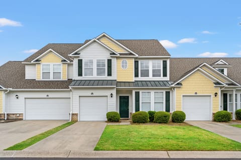 Front of Townhouse (no garage access)