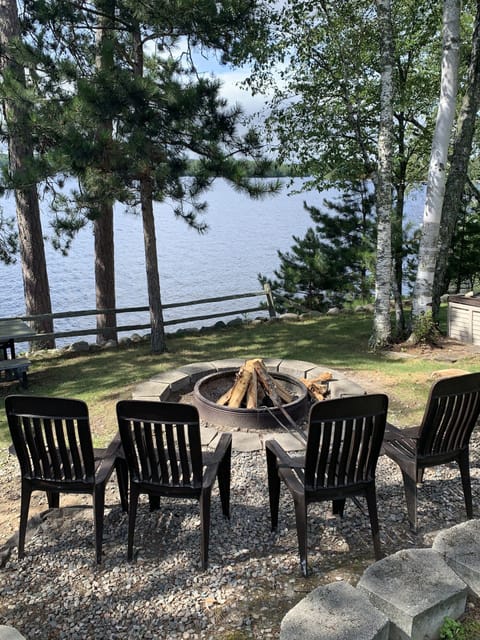 Lakeside fire-it with panoramic view of Big Bay