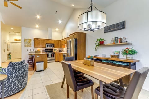 Dining Area | Dishes & Flatware Provided