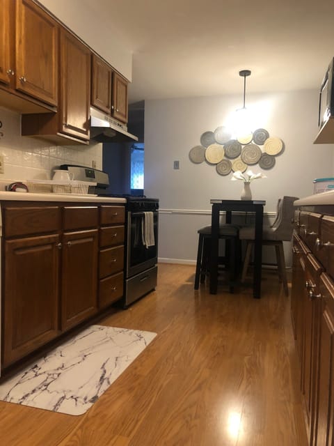 Kitchen
Comes equip with cooking utensils, pots, pans, blender and more