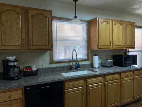 Full kitchen equipped with all basic utensils. 