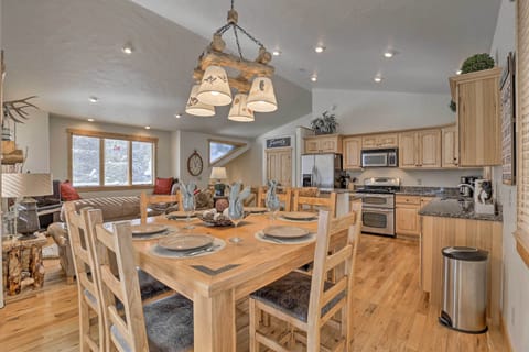 Dining Area | Dishware & Flatware