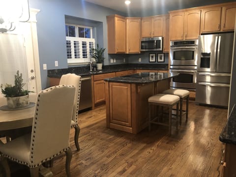 Eat at Center Island