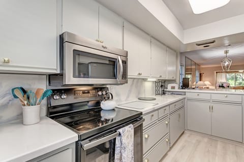 Fully supplied kitchen makes meal prep a breeze!