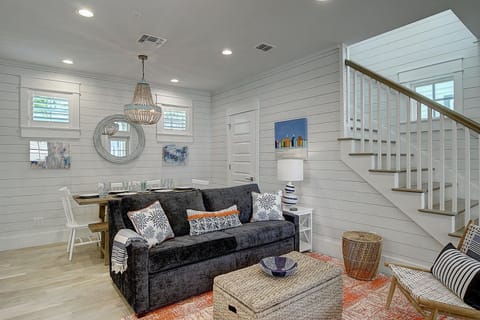 Living Area, 1st Floor