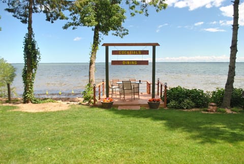 The Washburn, WI Beach House. 1939127 Sleeps up to 6!