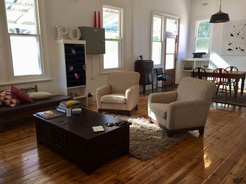Lounge room 