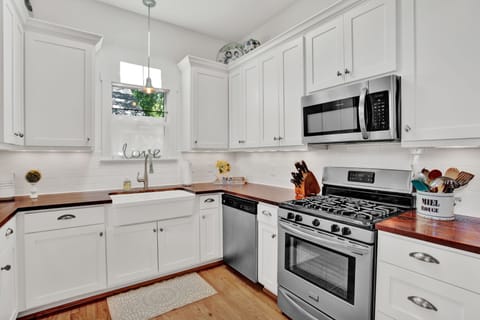 Kitchen is equipped with Mr. Coffee (drip), Keurig Elite, and Vitamix blender