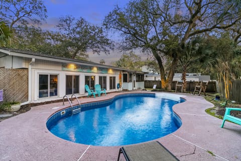 Amazing Private Pool (Non-Heated)