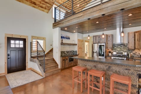 Kitchen | Cooking Basics | Bar Seating | Drip Coffee Maker