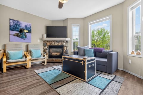 Cozy Living Room | Gas Fireplace