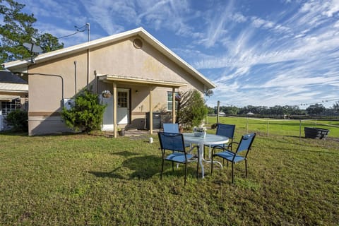 entrance to suite with outdoor table