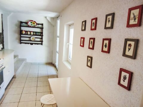 Furniture, Wall, Interior Design, Flooring, Floor, Room, Ceiling, Lighting, Chair, Kitchen & Dining Room Table