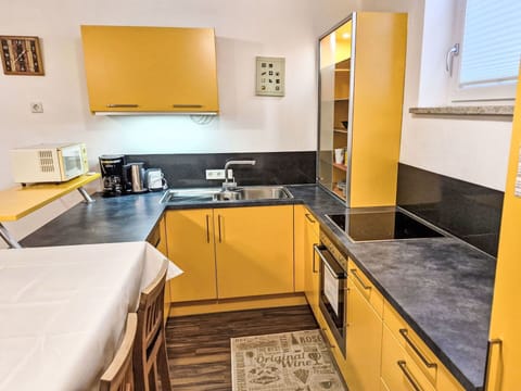 Furniture, Chair, Table, Apartment, Outdoor Furniture, Balcony, Kitchen & Dining Room Table, Condominium, Shade, Patio