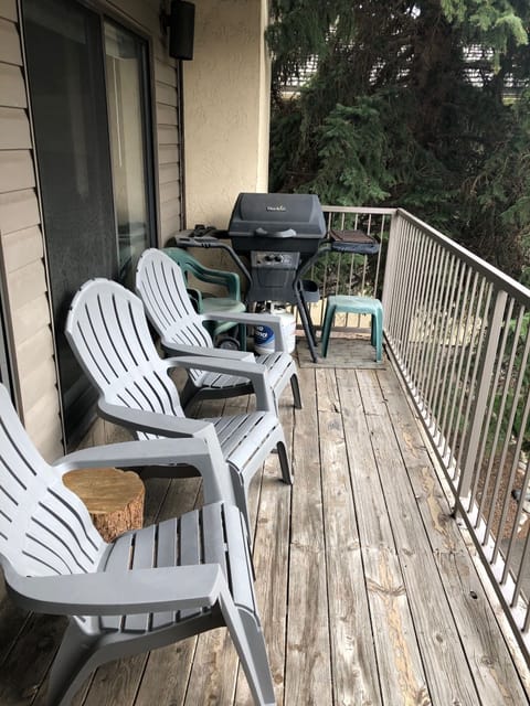 Private deck off living/dining room allows guests to enjoy the beautiful area.