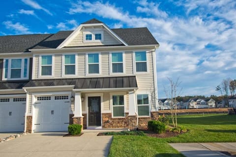 Coastal Club Resort 3 BR, 2.5 BA  Luxury Villa Townhouse END UNIT 31406  Community of the Year
