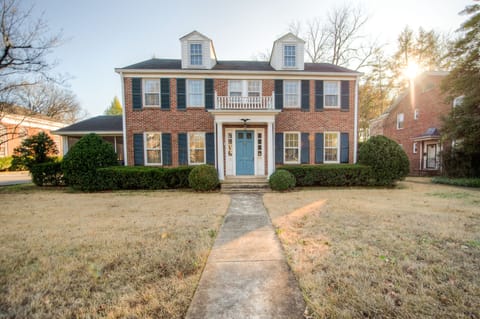 All the beauty E. Main Street has to offer!