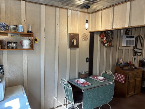 Antique Dining table with 2 drop leaves, extends to seat 6-8 people.