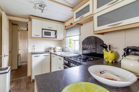 A fully equipped kitchen, perfect for self-catering breaks!