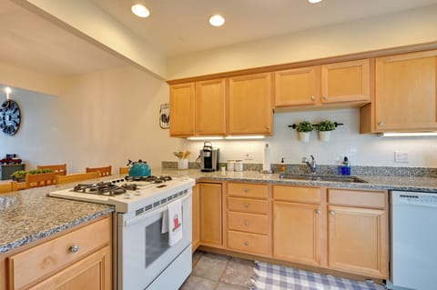 Kitchen | Cooking Basics | 1st Floor