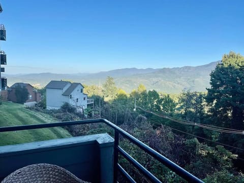 Amazing Smoky Mountain Views!