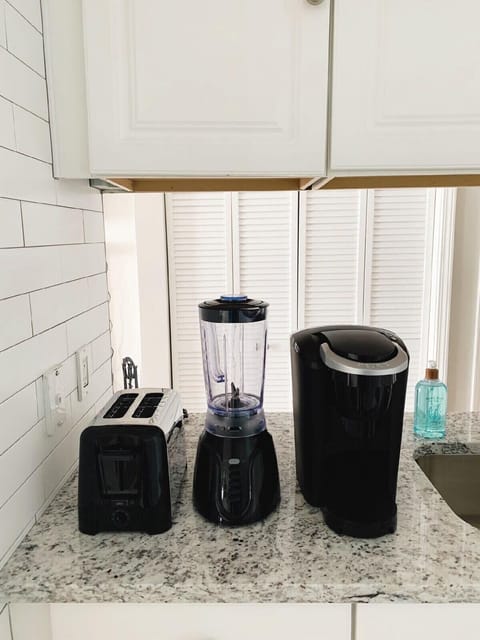 Amenities! Keurig Coffee Maker!