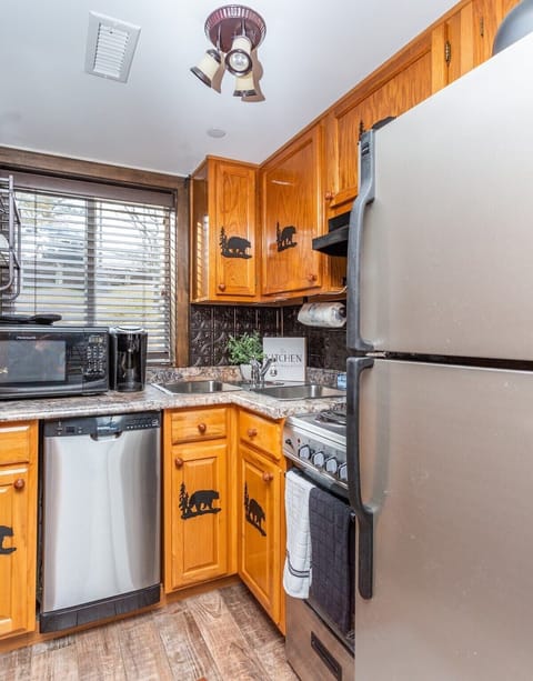 Stainless Steel Appliances And An Awesome Kitchen!