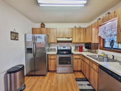Main Level Fully Equipped Kitchen