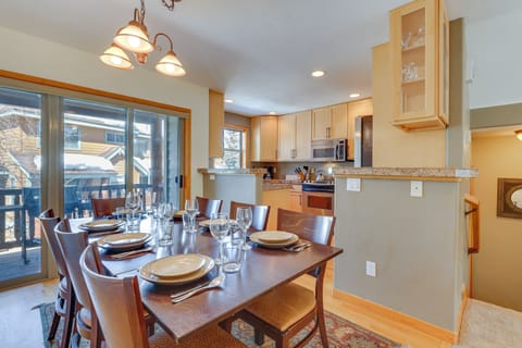 Dining Area | Dishware & Flatware