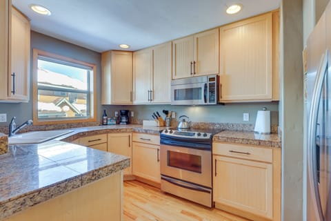 Kitchen | Blender | Coffee Maker | Cooking Basics | Toaster | Spices