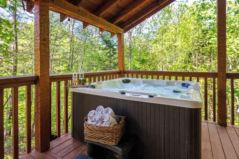 Hot tub under the stars!