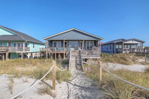 Exterior - Oceanfront / Beach Access