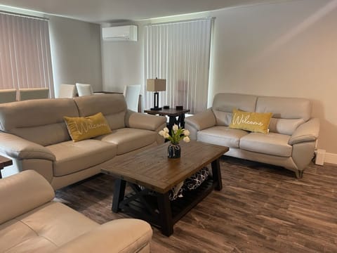 WELCOME HOME!
JUST RELAX WITH FAMILY OR FRIENDS!